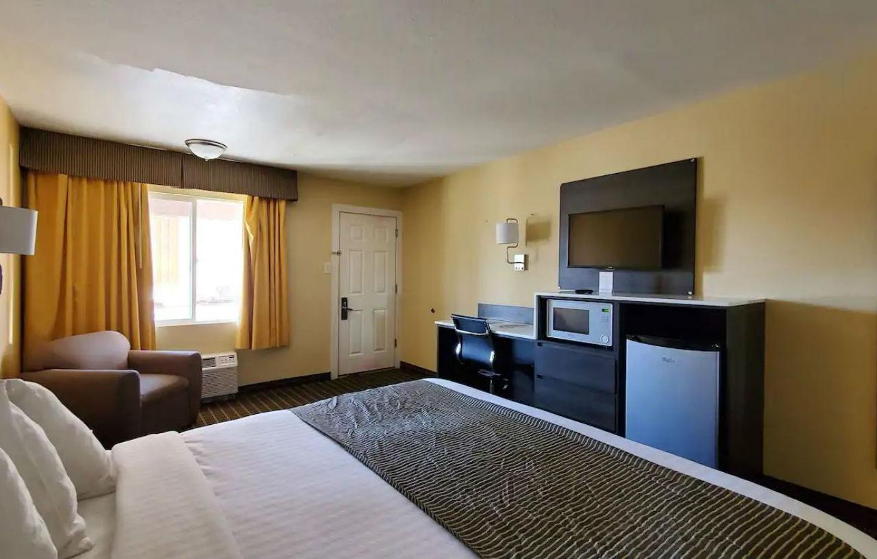 Ramada By Wyndham Flagstaff East Hotel Kültér fotó