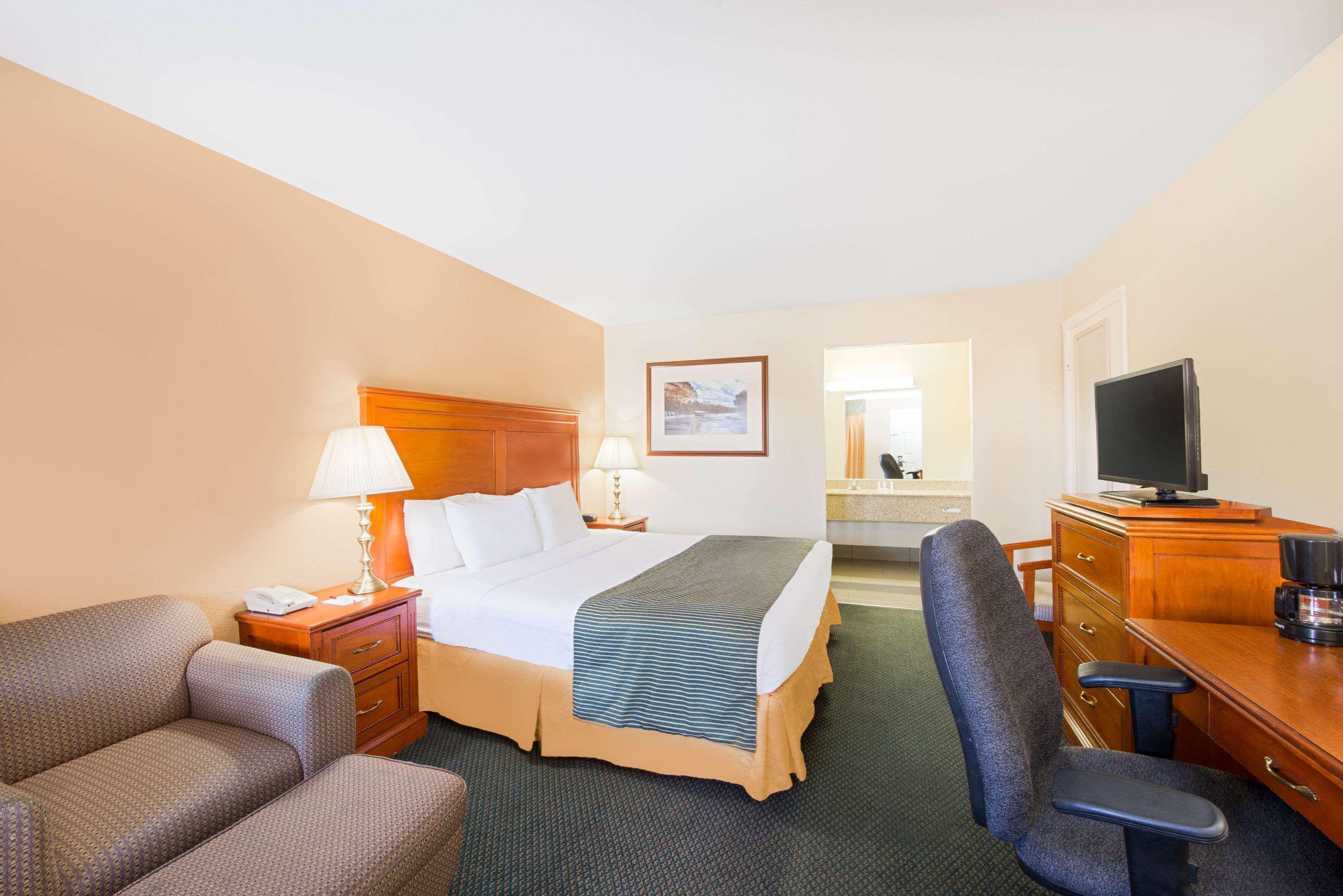 Ramada By Wyndham Flagstaff East Hotel Kültér fotó