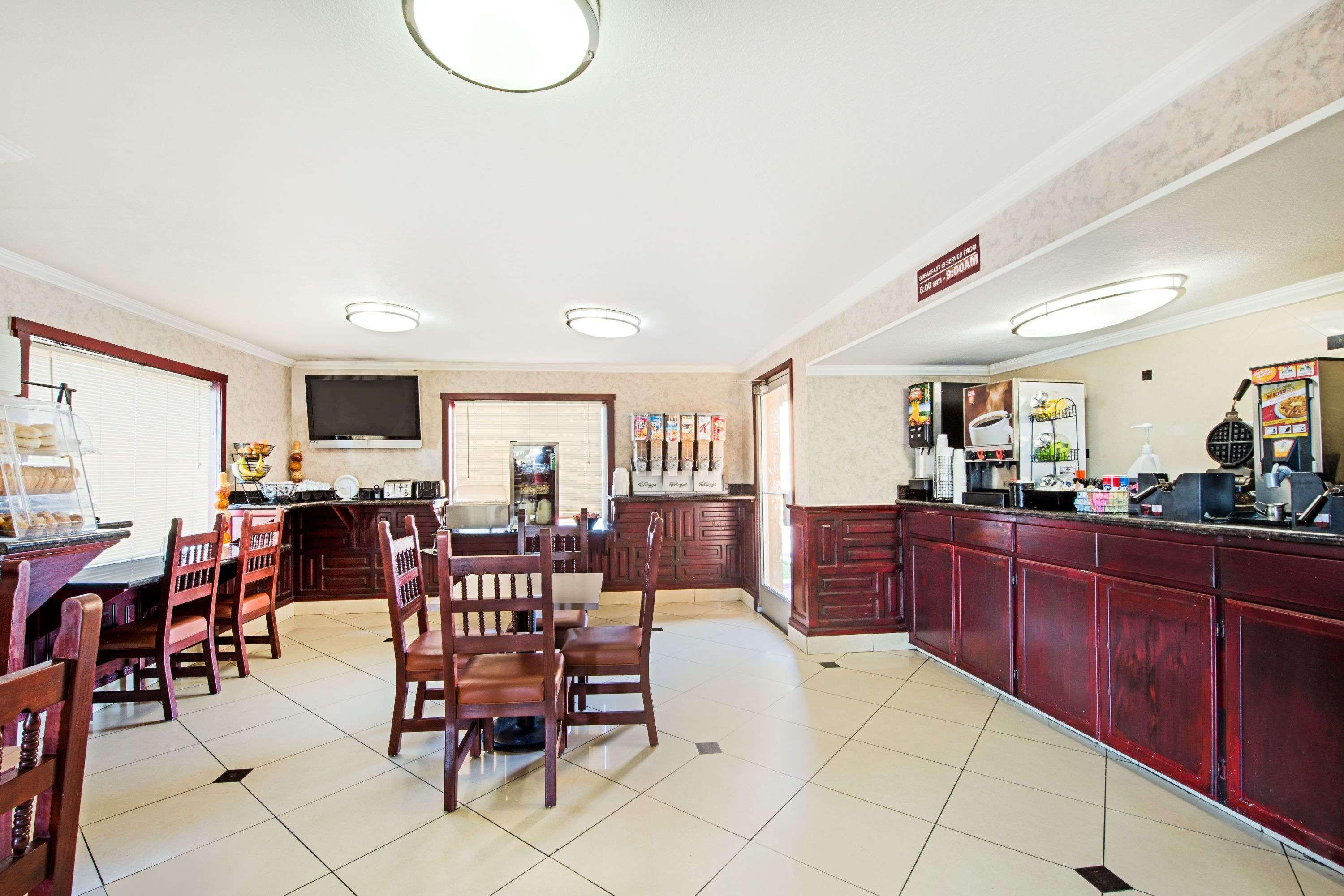 Ramada By Wyndham Flagstaff East Hotel Kültér fotó