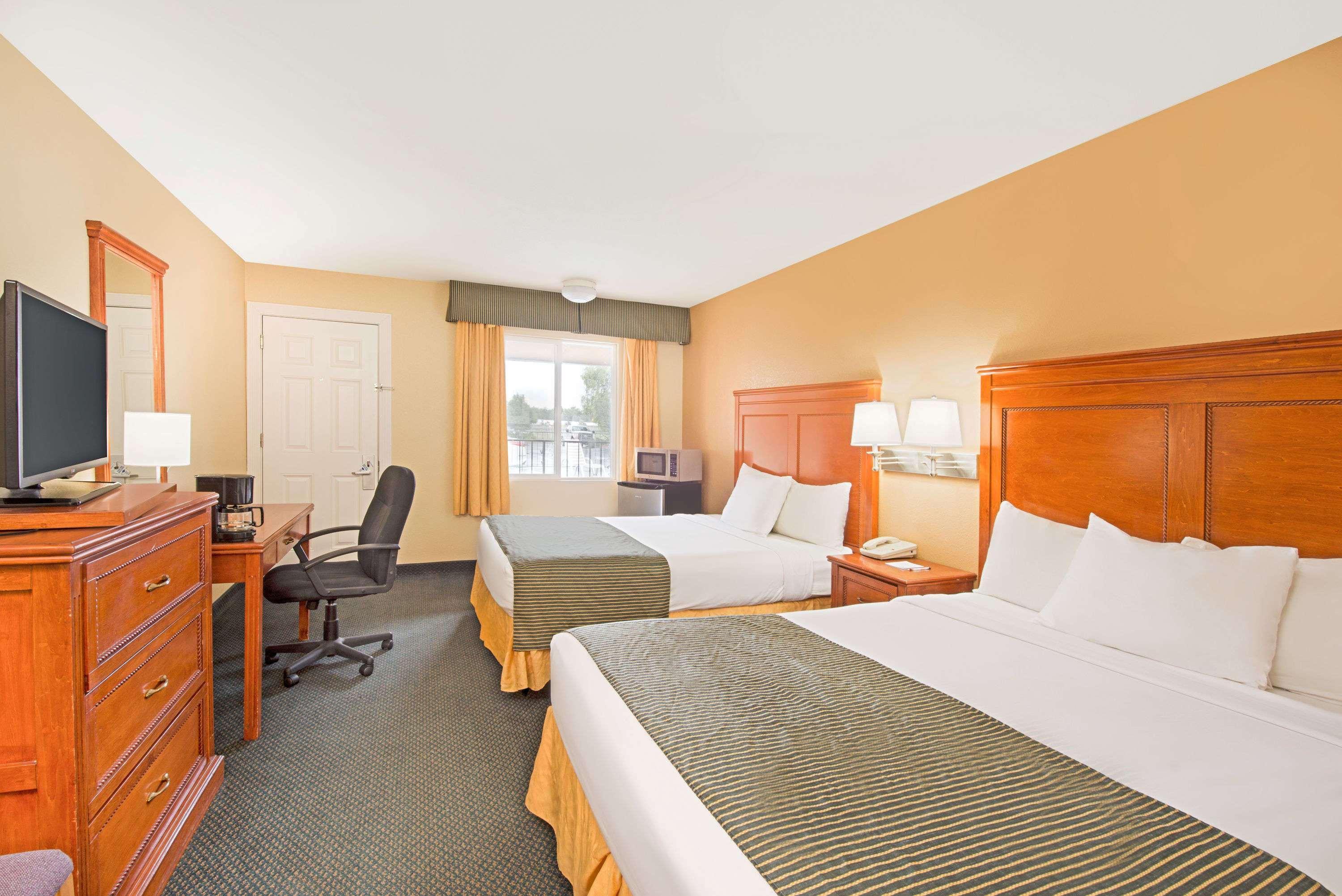 Ramada By Wyndham Flagstaff East Hotel Kültér fotó