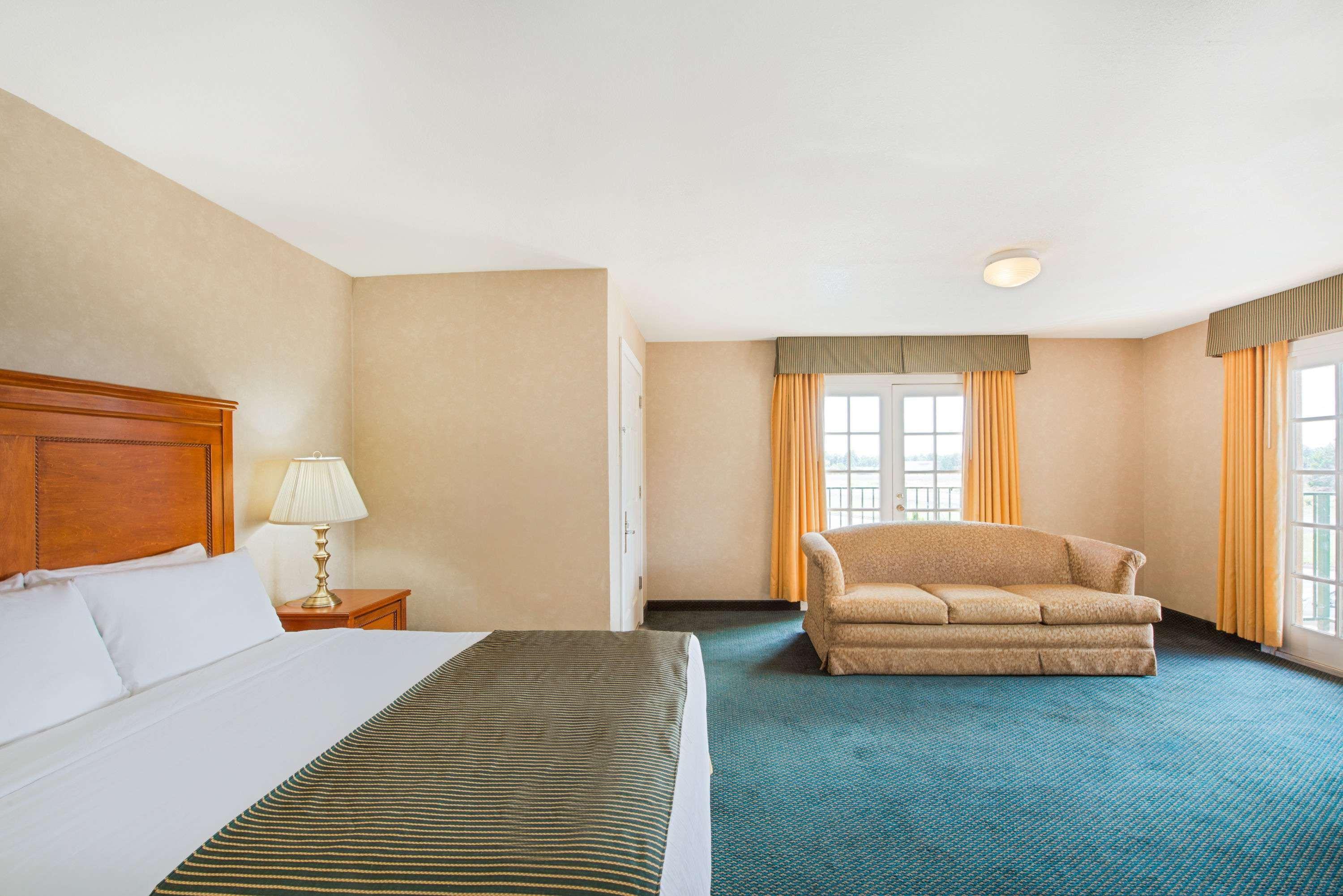 Ramada By Wyndham Flagstaff East Hotel Kültér fotó