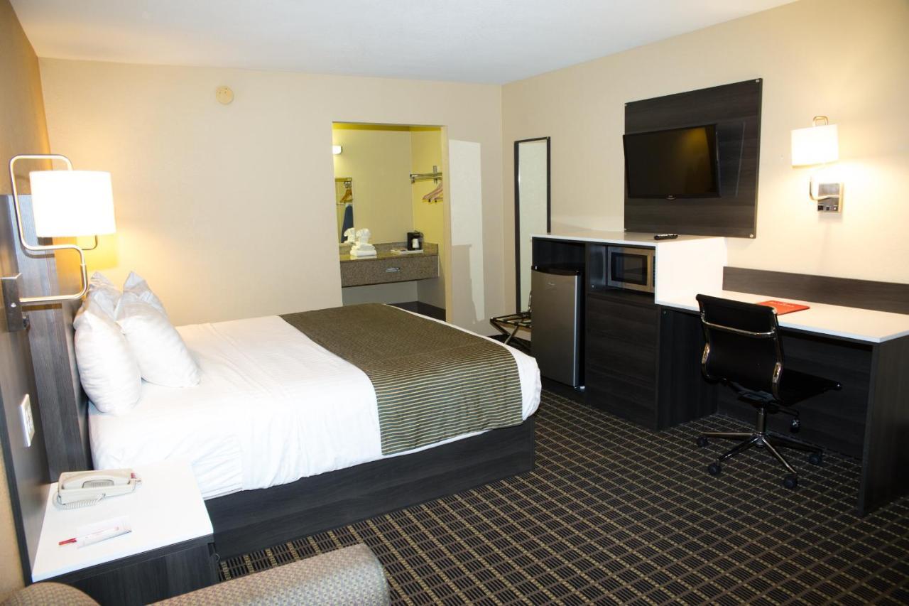 Ramada By Wyndham Flagstaff East Hotel Kültér fotó