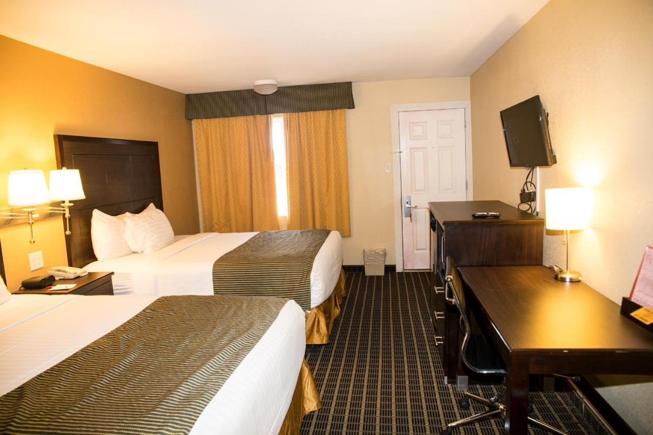 Ramada By Wyndham Flagstaff East Hotel Kültér fotó