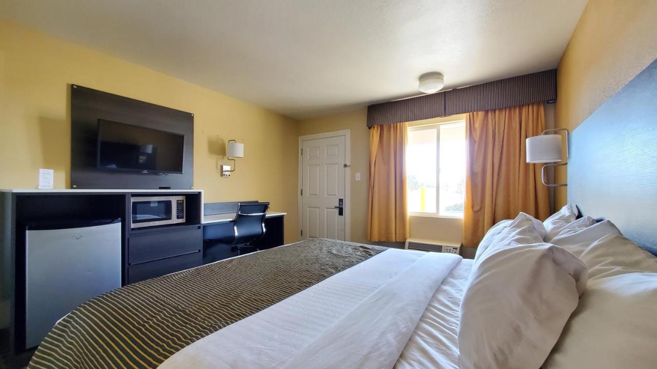 Ramada By Wyndham Flagstaff East Hotel Kültér fotó